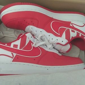 Red and white af1